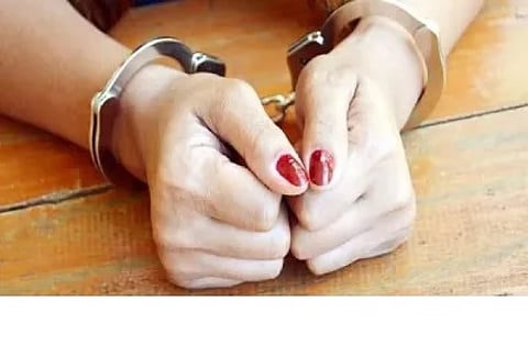 इस्लामपुर में गांजा के साथ महिला गिरफ्तार