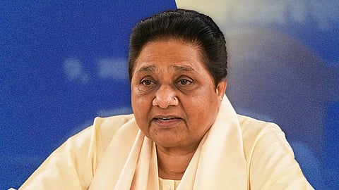 मायावती ने भतीजे आकाश आनंद पर फिर जताया भरोसा