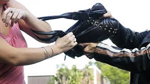 भवानीपुर में युवक से छिनताई