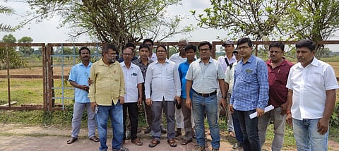 रायदीघी के विधायक डॉ. अलोक जलदाता सहित चार सदस्यीय टीम परिदर्शन करते हुए