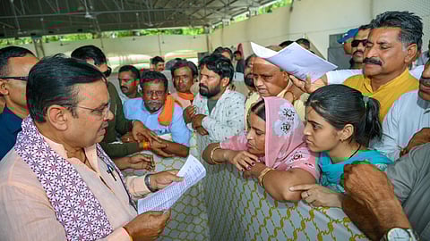 जनसुनवाई कर रहे सीएम भजनलाल शर्मा