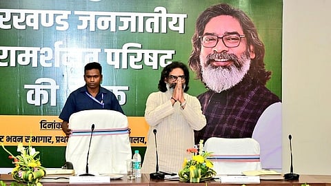 रांची स्थित प्रोजेक्ट भवन में टीएसी की बैठक में शामिल हुए मुख्यमंत्री हेमंत सोरेन