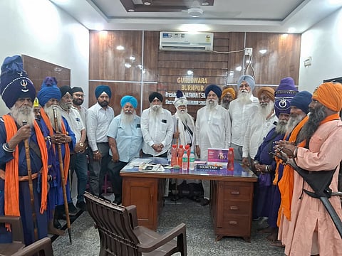 गुरुद्वारा प्रबंधक कमेटी बर्नपुर ने गुरु के लंगर का किया आयोजन