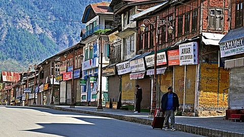 पर्यटकों के नरसंहार के माहभर बाद पहलगाम में लोग गिना रहे आजीविका के नुकसान