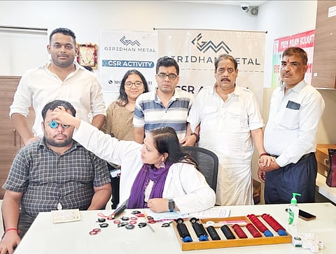 शिविर में उपस्थित प्रेम मिलन कोलकाता को पदोधिकारी