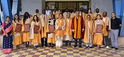 प्रतिभागियों के साथ डॉ. सौरभ गर्ग और अन्य