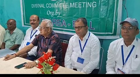 बैठक में उपस्थित केंद्रीय समिति सदस्य