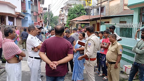 Crowd of people at the incident spot