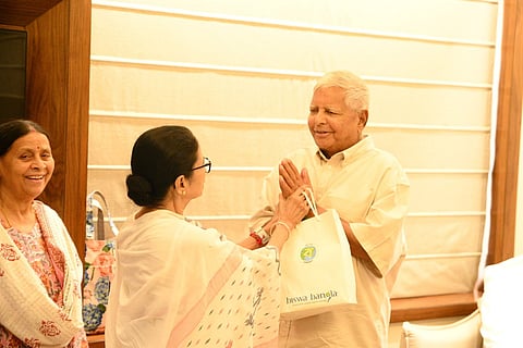 लालू के घर गूंजी किलकारी, ममता ने यादव परिवार को दी बधाई