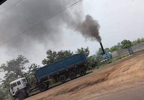 अवैध ढ़ग से कल कारखाना के कारण दुर्गापुर में हो रहा वायु प्रदुषण