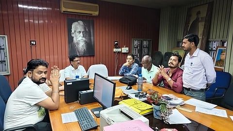 पेंशन योजना को लेकार हो रही बैठक