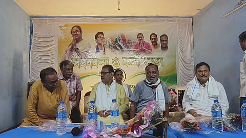 तृणमूल कांग्रेस की सभा में शामिल नेता