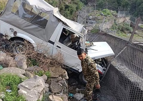 Baramulla Accident: JsK के उरी में खाई में गिरी पुलिस की जिप्सी