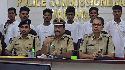 तेलंगाना में 17 माओवायों ने किया सरेंडर