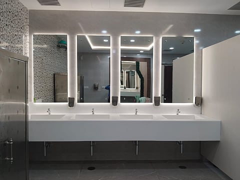 एयरपोर्ट के नये टॉयलेट का लूक