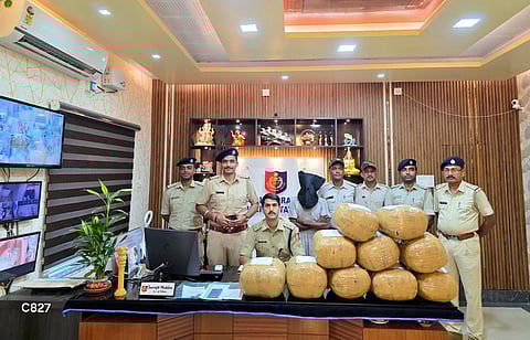 बरामद गांजा एवं अभियुक्त