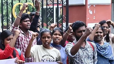 तमिलनाडु : पूर्व छात्रा का यौन उत्पीड़न करने वाला सहायक प्रोफेसर गिरफ्तार