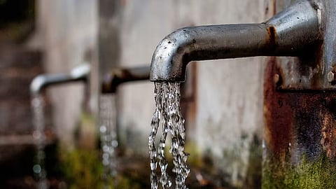 पाइपलाइन शिफ्टिंग कार्य के कारण कुछ हिस्सों में जलापूर्ति प्रभावित