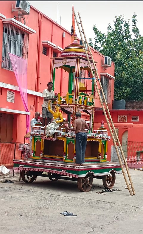 रथयात्रा को लेकर बराकर गौरांग मंदिर परिसर में तैयारी आरंभ