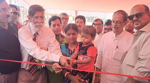 गर्मी में रक्त की कमी को देखते हुए आसनसोल चेंबर ऑफ कॉमर्स ने लगाया रक्तदान शिविर