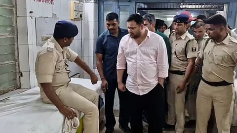 यादव अस्पताल में घायल कर्मियों का हालचाल जाना