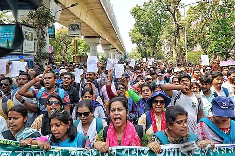 'या तो न्याय दें या फिर इच्छा मृत्यु,' एसएससी बेरोजगार शिक्षकों की राष्ट्रपति से अपील
