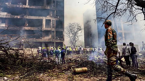 Ahmedabad Plane Crash : निर्धारित समय से 10-15 मिनट पहले ही उड़ गया था विमान !