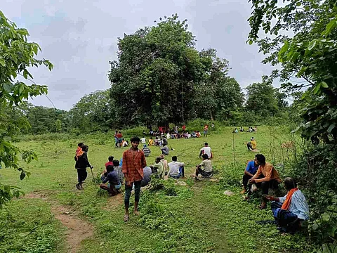पाना फॉरेस्ट बस्ती में वन विभाग ने की बैठक
