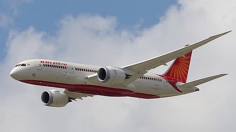 Dreamliner 787: पहली बार इस विमान के दुर्घटनाग्रस्त होने से गयी यात्रियों की जान