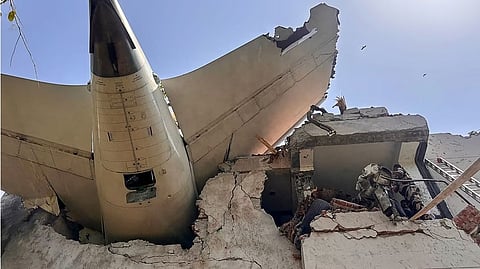 विमान हादसे में जान गंवाने वाली नर्स को लेकर आपत्तिजनक पोस्ट के मामले में केरल का अधिकारी निलंबित