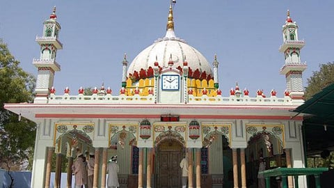 दो दशकों से यहां आयोजित हो रहा उर्स समारोह