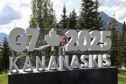 इजराइल-ईरान संघर्ष और व्यापार युद्ध के साये में कनाडा में जुटे जी-7 नेता