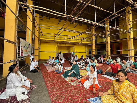 विधायक ने योग कर लोगों को दिया योग का संदेश