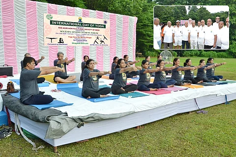 कोलकाता सीनियर सिटीजन फोरम ने किया योग दिवस का आयोजन