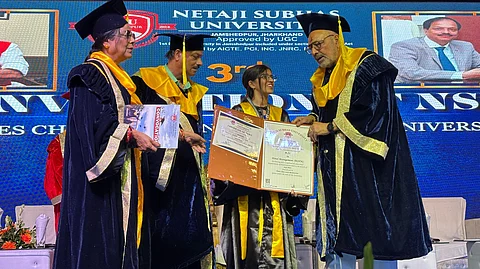 नेताजी सुभाष विश्वविद्यालय के तीसरे दीक्षांत समारोह