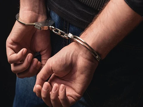 पुलिस ने देशी बंदूक के साथ 2 लोगों को किया गिरफ्तार