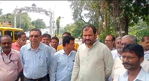 ठेकेदार श्रमिकों ने बोकारो के ठेकेदार के खिलाफ प्रांरभ की मोर्चाबंदी
