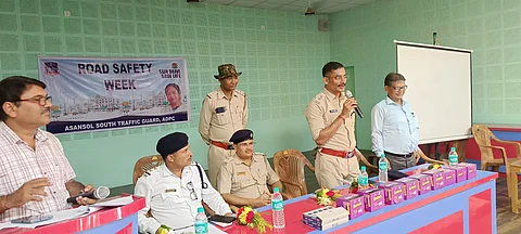 दुर्घटना पर रोक लगाने को लेकर पुलिस ने चलाया जागरूकता अभियान