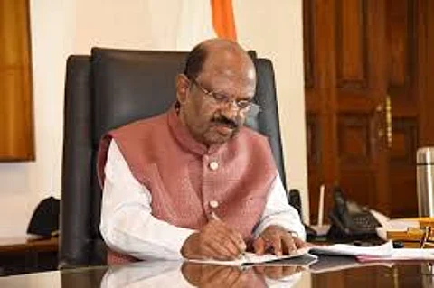 राज्यपाल ने कार्यालयों का किया औचक दौरा
