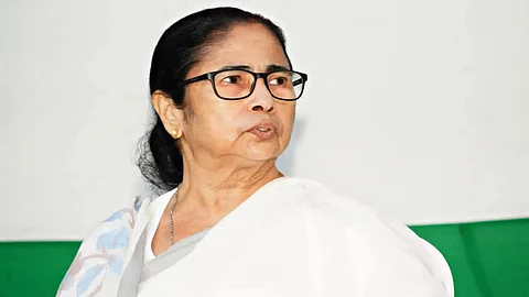 ममता ने अमित शाह को लिखा पत्र,साइबर अपराध के खिलाफ कड़ी कार्रवाई की मांग की