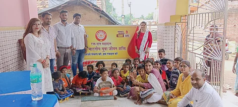 पाठ्य सामग्री वितरण कार्यक्रम का किया गया आयोजन