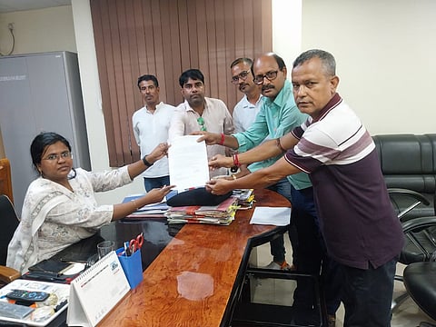 शिक्षकों को चुनावी कार्य पर लगाने के खिलाफ प्राइमरी शिक्षकों का फूटा आक्रोश