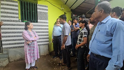 जय हिंद कैंप पहुंचा तृणमूल प्रतिनिधिमंडल