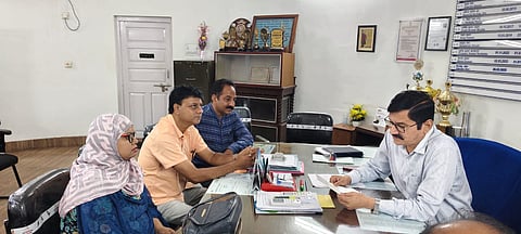 एएमसी प्रतिनिधियों ने सेल आईएसपी के अधिकारियों को सौंपा ज्ञापन
