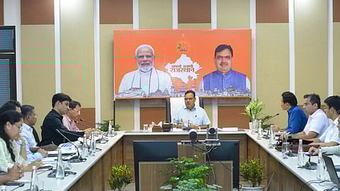 जयपुर में समीक्षा बैठक करते हुए मुख्यमंत्री भजनलाल शर्मा