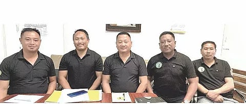 एवाईओ के पदाधिकारी