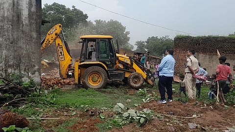 बाराबनी में 135 लोगों को मिला मुआवजा, अतिक्रमण हटाओ अभियान शुरू