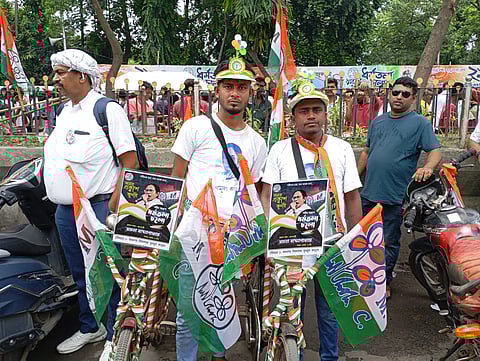 60 किलोमीटर साइकिल चलाकर शहीद दिवस कार्यक्रम में पहुंचे दो भाई