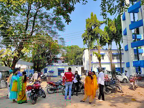 people at Dabgram-2 Gram Panchayat office