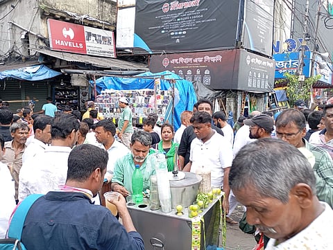 गर्मी से राहत पाने के लिए लोगों ने नींबू पानी की ओर किया रुख